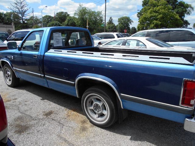 1990 Dodge Dakota Lariat 4D Crew Cab Truck