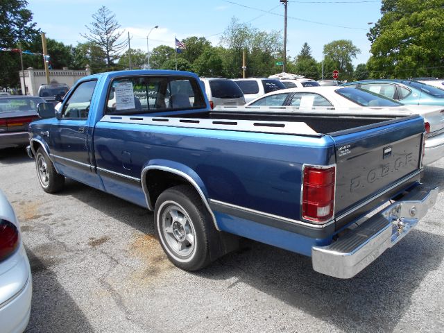 1990 Dodge Dakota Lariat 4D Crew Cab Truck