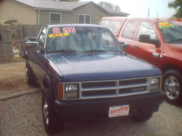 1990 Dodge Dakota LT Sedan 4D