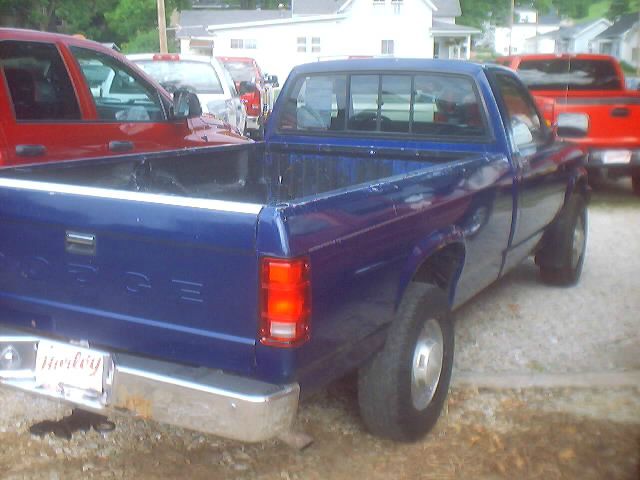 1990 Dodge Dakota LT Sedan 4D