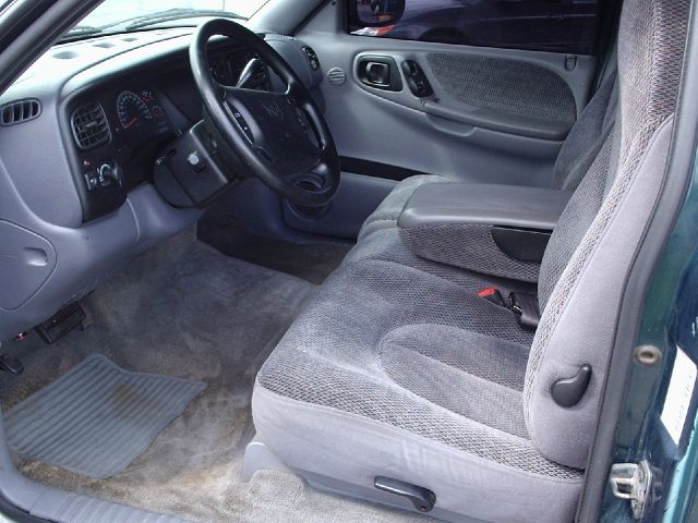 1997 Dodge Dakota Premier 4x4 SUV