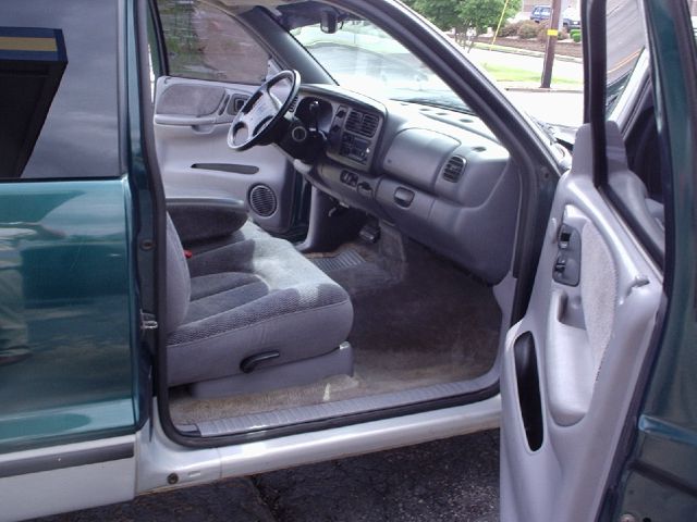 1997 Dodge Dakota Premier 4x4 SUV