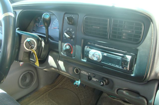 1999 Dodge Dakota Premier 4x4 SUV