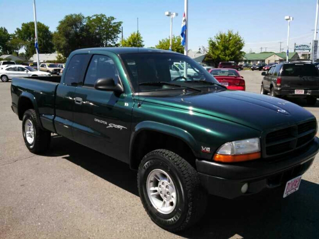 2000 Dodge Dakota Base