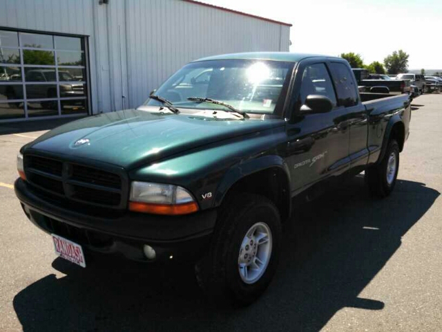 2000 Dodge Dakota Base