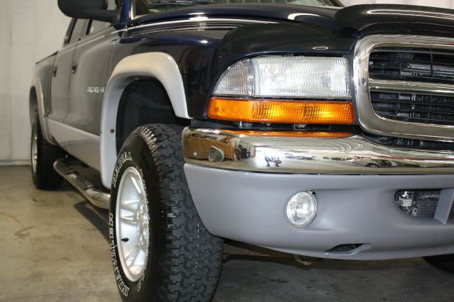 2000 Dodge Dakota 4X4 Premier (roof)