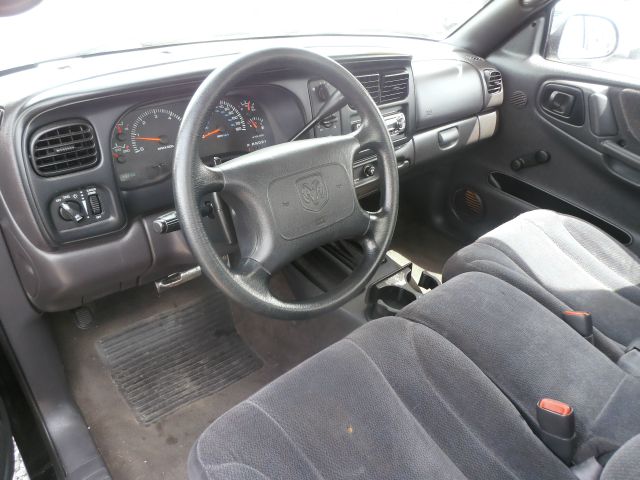 2000 Dodge Dakota ES 2.4L AUTO