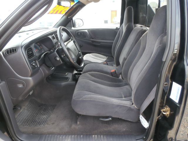 2000 Dodge Dakota ES 2.4L AUTO