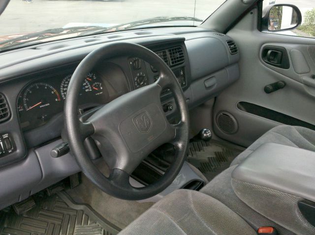 2000 Dodge Dakota ES 2.4L AUTO