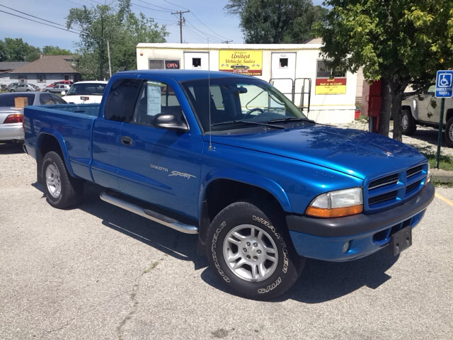 2001 Dodge Dakota 2500 LS 8 Psngr Van