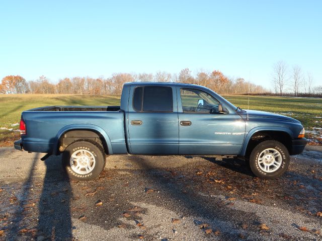 2002 Dodge Dakota 4dr LX 4WD Auto