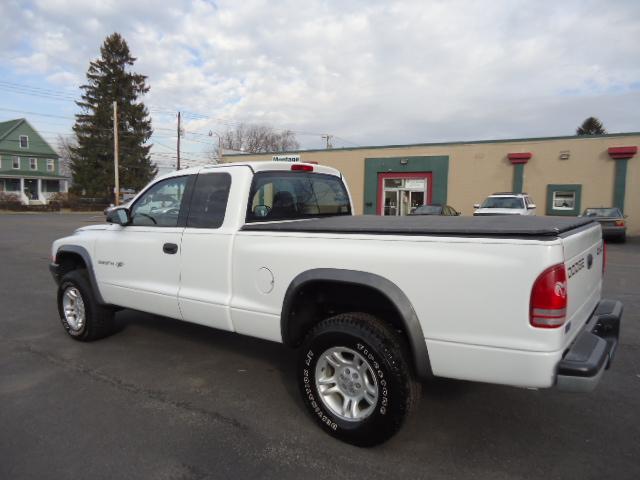 2002 Dodge Dakota Base