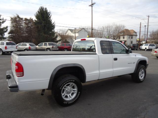 2002 Dodge Dakota Base