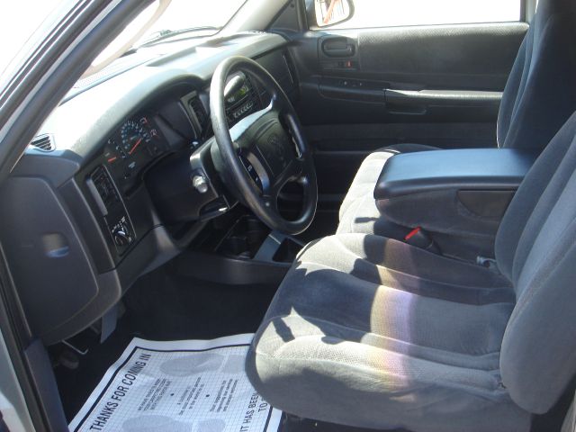 2002 Dodge Dakota L300 2 4DR SDN