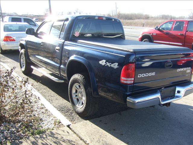 2003 Dodge Dakota 323i 4dr Sdn Sedan