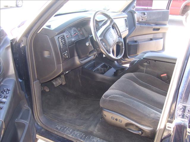 2003 Dodge Dakota 323i 4dr Sdn Sedan