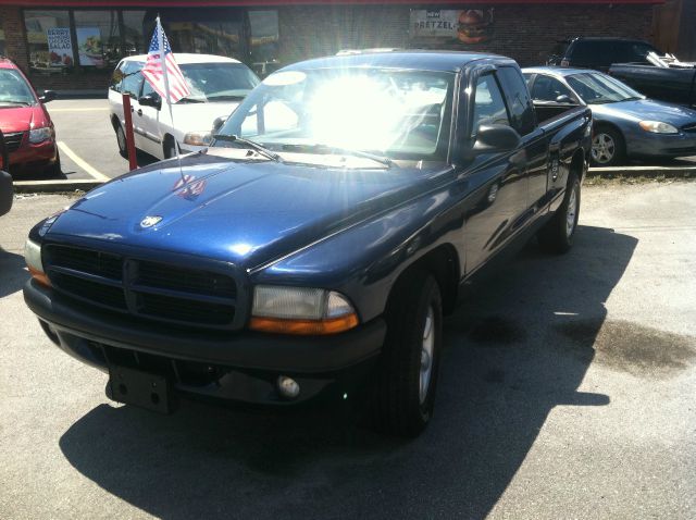 2003 Dodge Dakota L300 2 4DR SDN