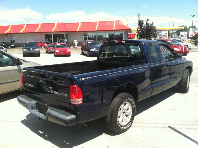 2003 Dodge Dakota L300 2 4DR SDN