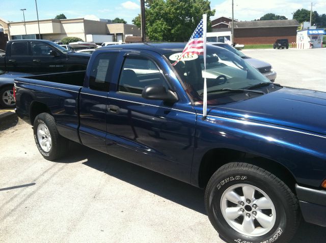 2003 Dodge Dakota L300 2 4DR SDN