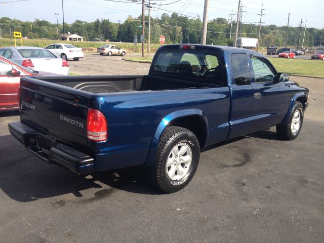 2003 Dodge Dakota L300 2 4DR SDN