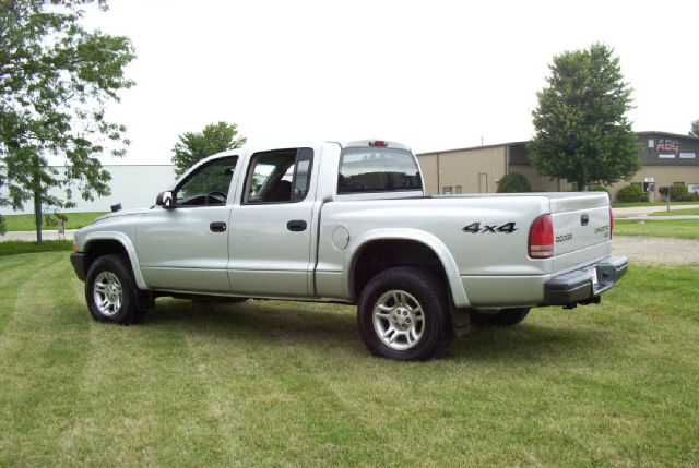 2004 Dodge Dakota 4dr LX 4WD Auto