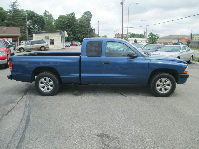 2004 Dodge Dakota L300 2 4DR SDN