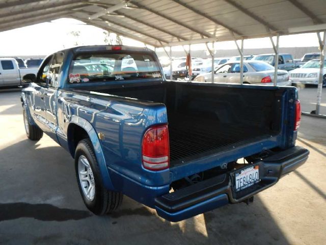 2004 Dodge Dakota L300 2 4DR SDN