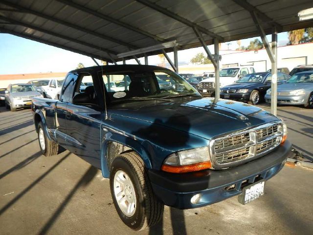 2004 Dodge Dakota L300 2 4DR SDN