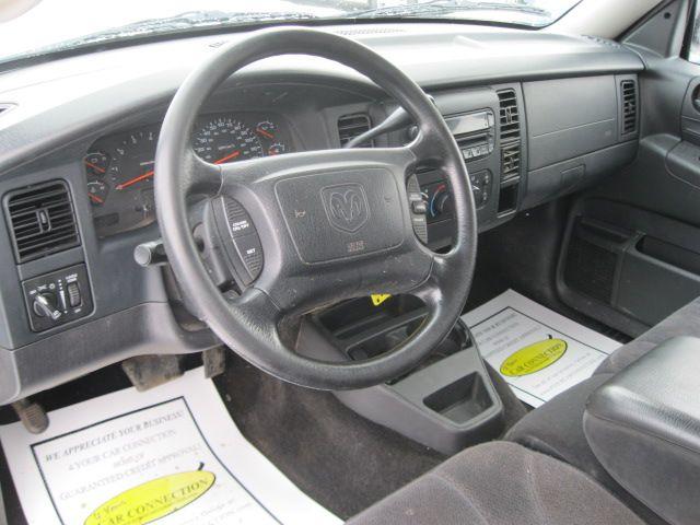 2004 Dodge Dakota 4dr LX 4WD Auto