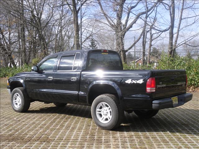 2004 Dodge Dakota ES Sport