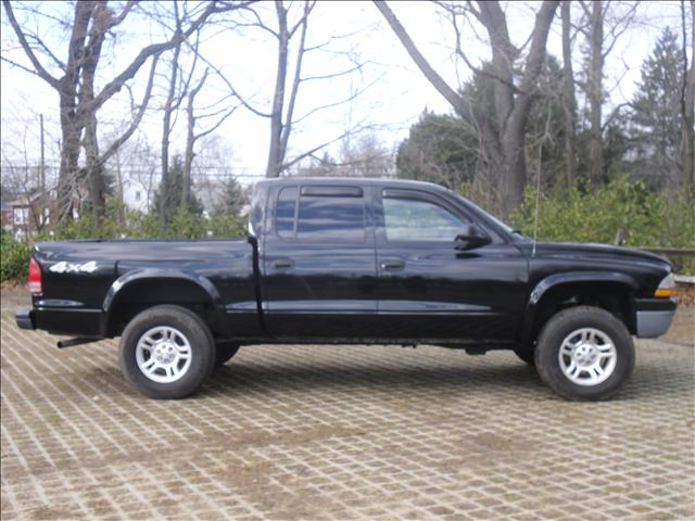 2004 Dodge Dakota ES Sport