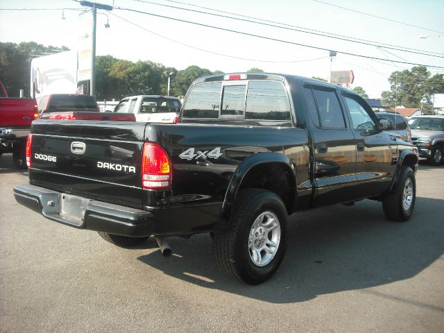 2004 Dodge Dakota 4dr LX 4WD Auto