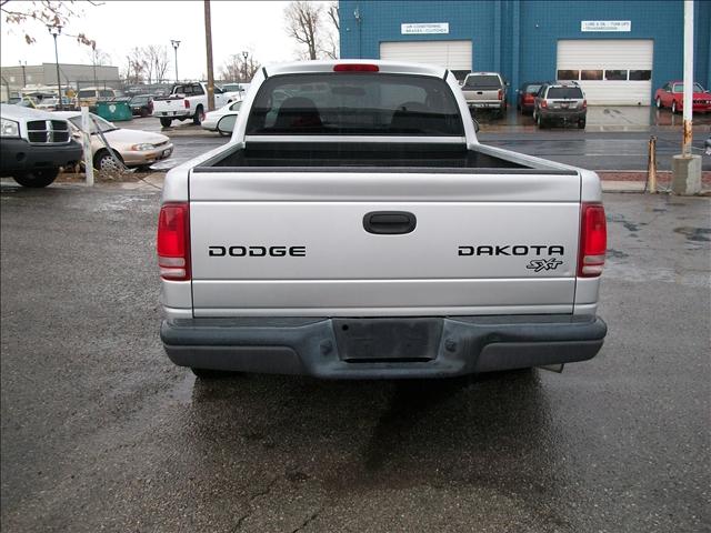 2004 Dodge Dakota S