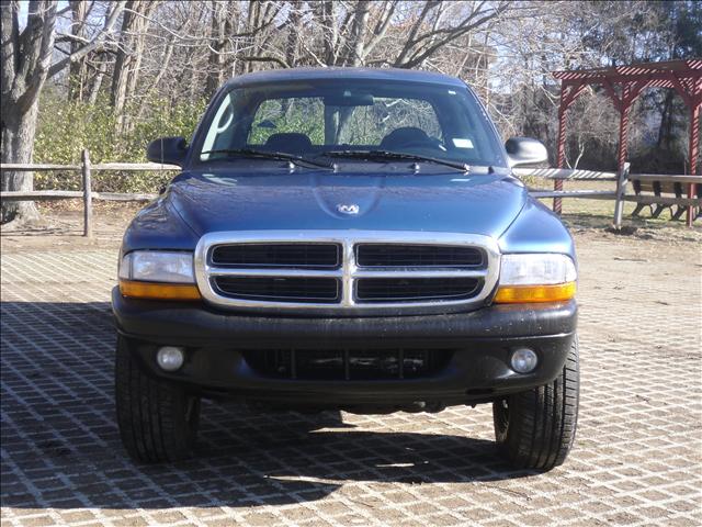 2004 Dodge Dakota ES Sport