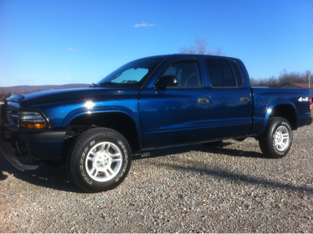 2004 Dodge Dakota 4dr LX 4WD Auto