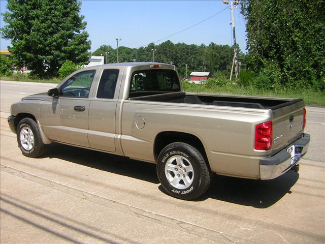 2005 Dodge Dakota SLT