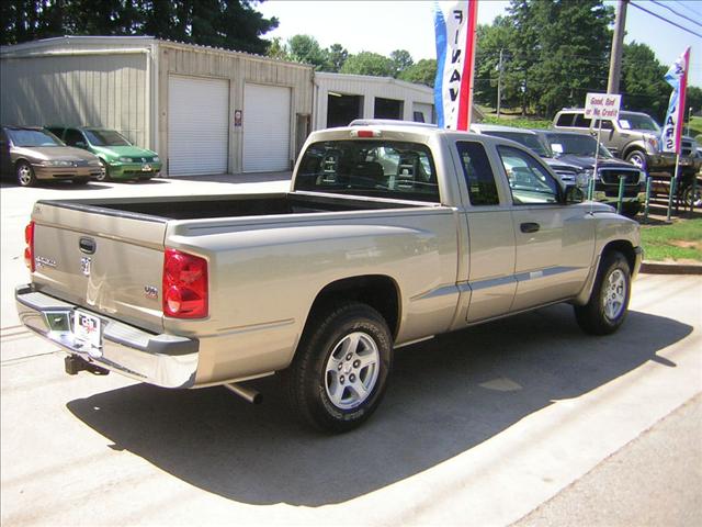 2005 Dodge Dakota SLT