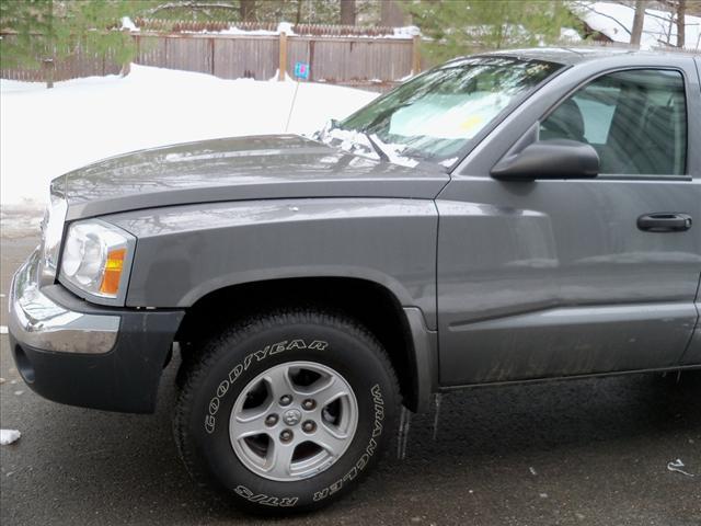 2005 Dodge Dakota SLT