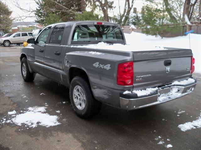 2005 Dodge Dakota SLT