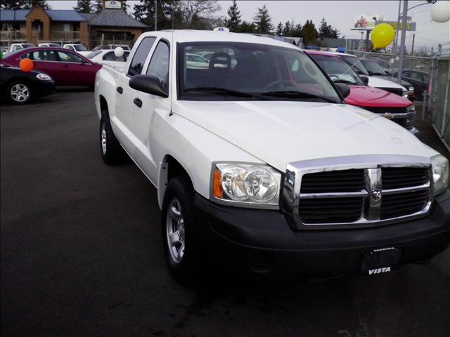 2005 Dodge Dakota Crew Cab Short Box 4-wheel Drive LT 4x4 Truck