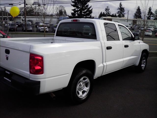 2005 Dodge Dakota Crew Cab Short Box 4-wheel Drive LT 4x4 Truck