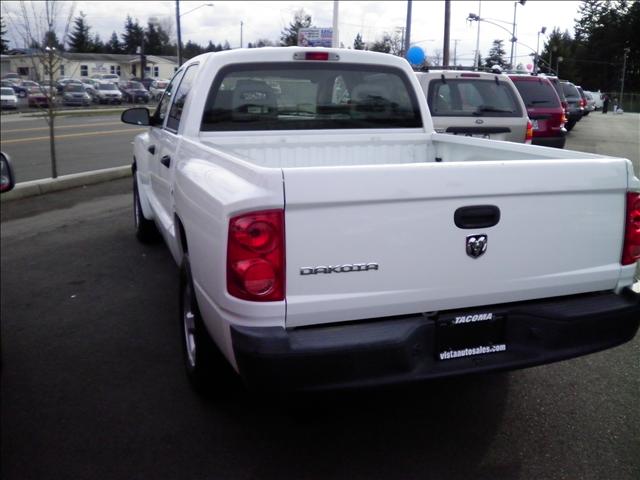 2005 Dodge Dakota Crew Cab Short Box 4-wheel Drive LT 4x4 Truck