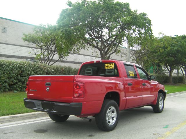 2005 Dodge Dakota 4dr LX 4WD Auto