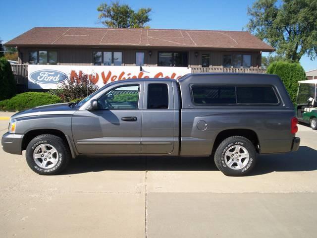 2005 Dodge Dakota Hybrid Sedan 4D