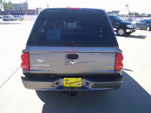 2005 Dodge Dakota Hybrid Sedan 4D