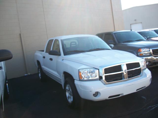 2005 Dodge Dakota LS ES