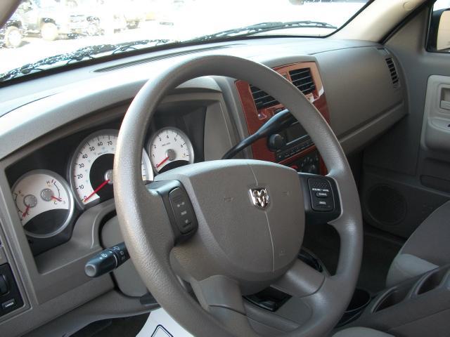 2005 Dodge Dakota LS ES