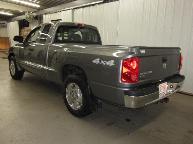 2005 Dodge Dakota SL2