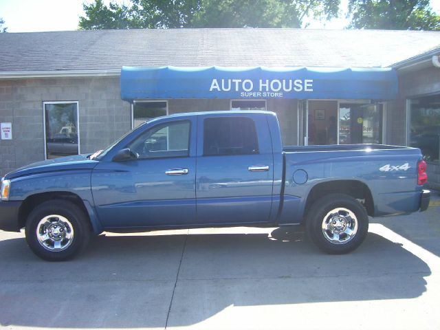 2005 Dodge Dakota 4dr LX 4WD Auto