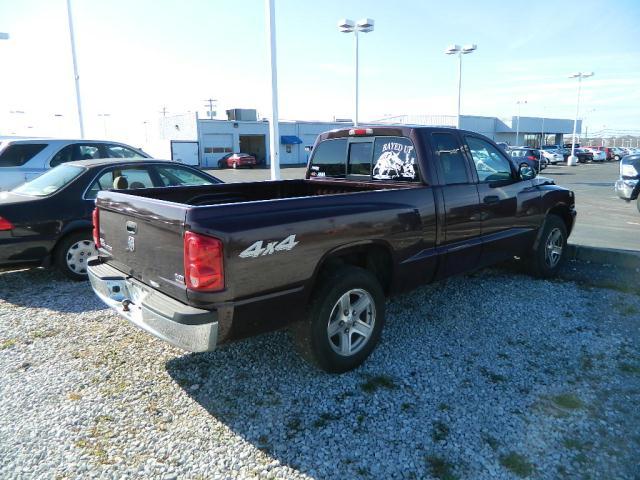 2005 Dodge Dakota SLT